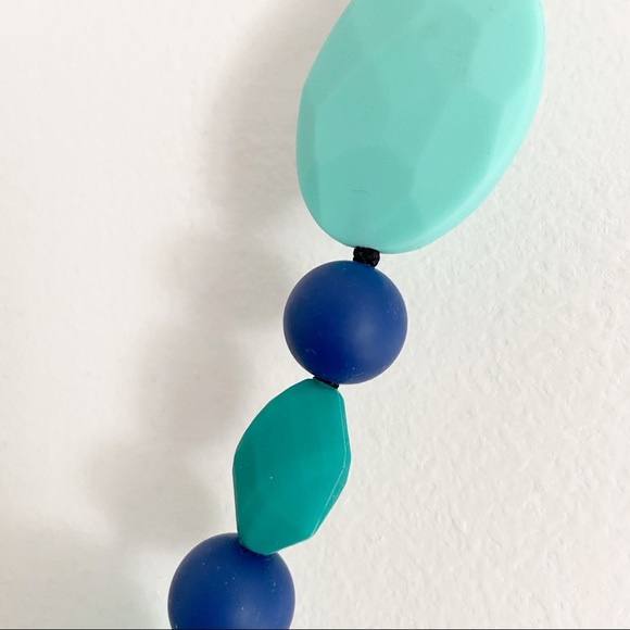 Chew Beads Teething Necklace - Picture 2 of 4